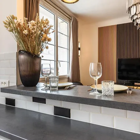 Cosy & Design 4 Guests - Eiffel Tower Apartment Paris